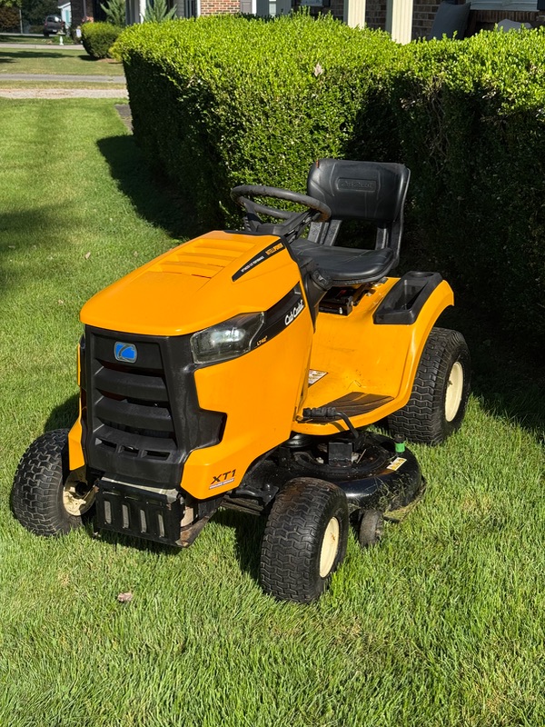 2021 Cub Cadet XT1 LT42